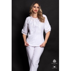Ie traditionala din bumbac cu fluturi albi si model floral brodat