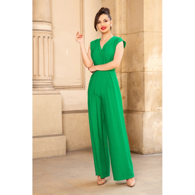 Salopeta verde lejera din vascoza cu pantalon evazat
