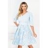 Rochie de zi bleu ciel cu imprimeu floral si nasturi decorativi