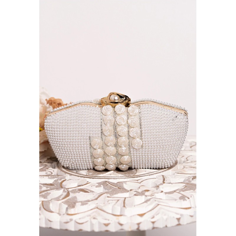 Clutch elegant alb cu trandafiri decorativi si strassuri