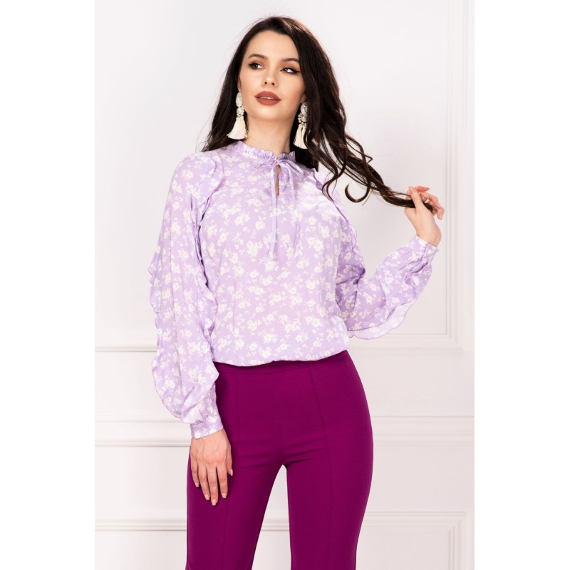 Bluza InPuff lavanda cu flori albe delicate si volane pe maneci