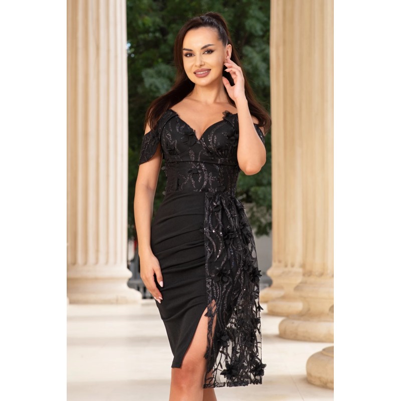 Rochie de ocazie neagra cu flori 3D si trena pe o parte