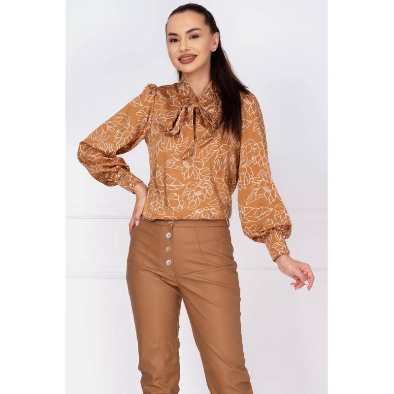 Bluza dama cappuccino cu imprimeu floral si guler tip esarfa
