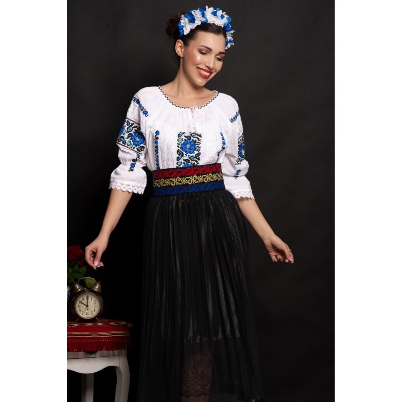 Brau traditional tricolor cu simbulul stelei brodat