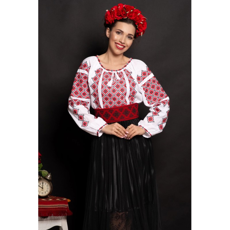 Brau traditional rosu Matilda cu simbolul rombului