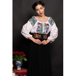 Brau traditional Stefania cu trandafiri brodati