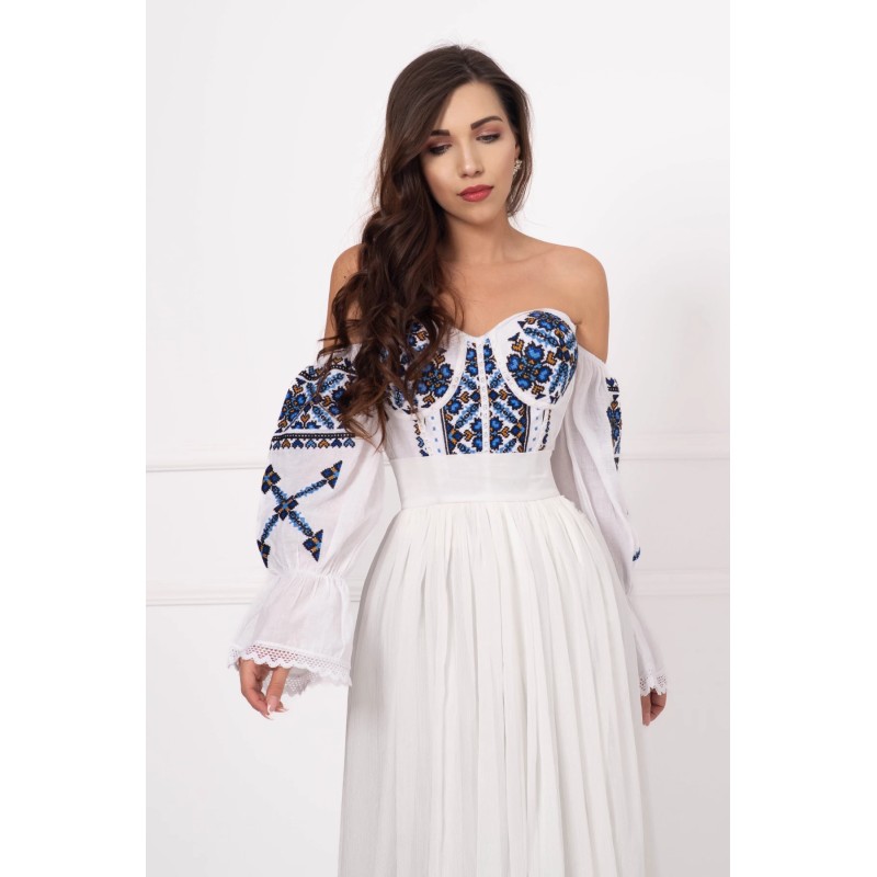Corset traditional alb cu broderie albastra inspirata din folclor