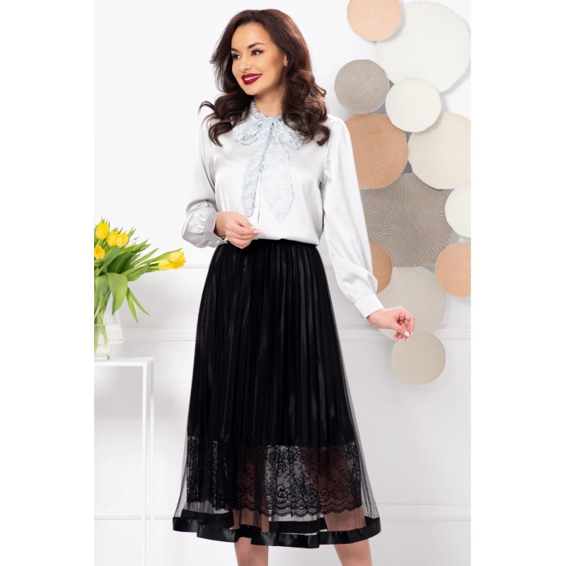 Fusta midi plisata neagra din tulle cu insertie din dantela