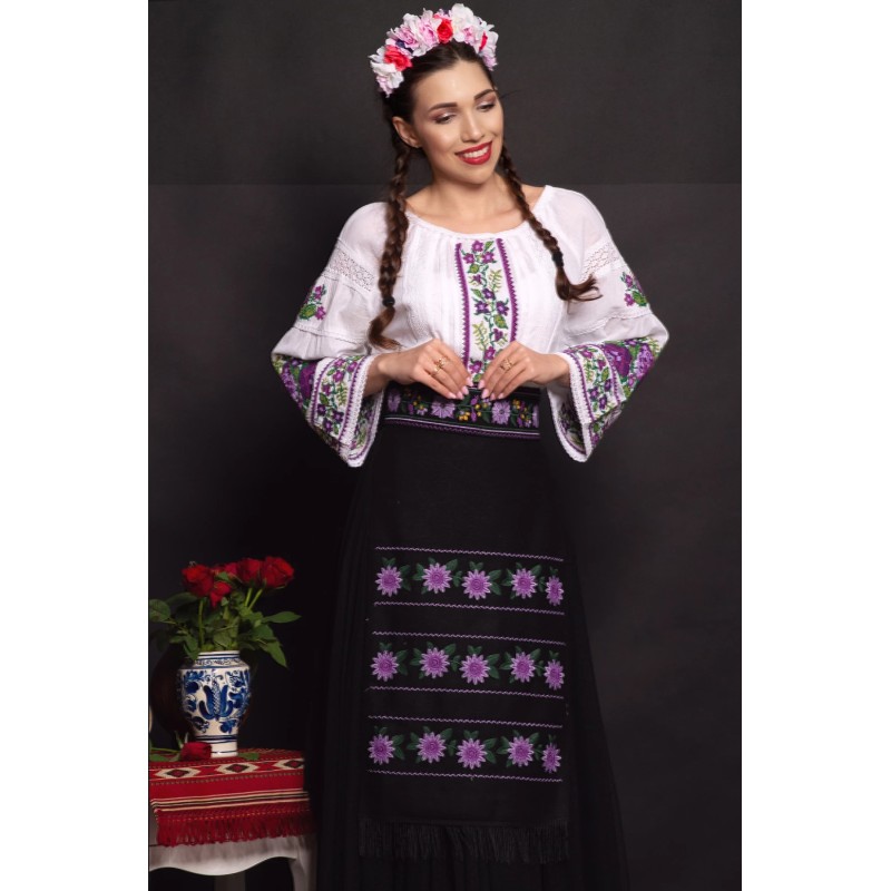 Fota traditionala Lioara cu franjuri si broderie florala mov