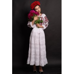 Fusta traditionala alba cu broderie din bumbac