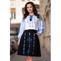 Fusta traditionala neagra in clos brodata cu simbolul rombului