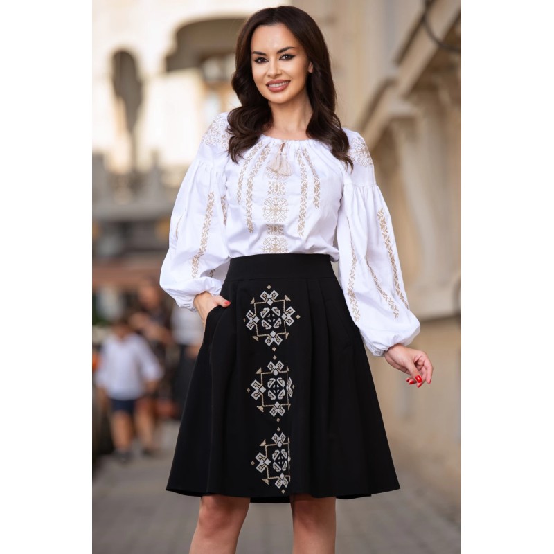 Fusta dama neagra in clos cu broderie aurie traditionala