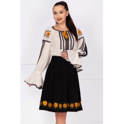 Fusta dama neagra in clos cu flori galbene brodate