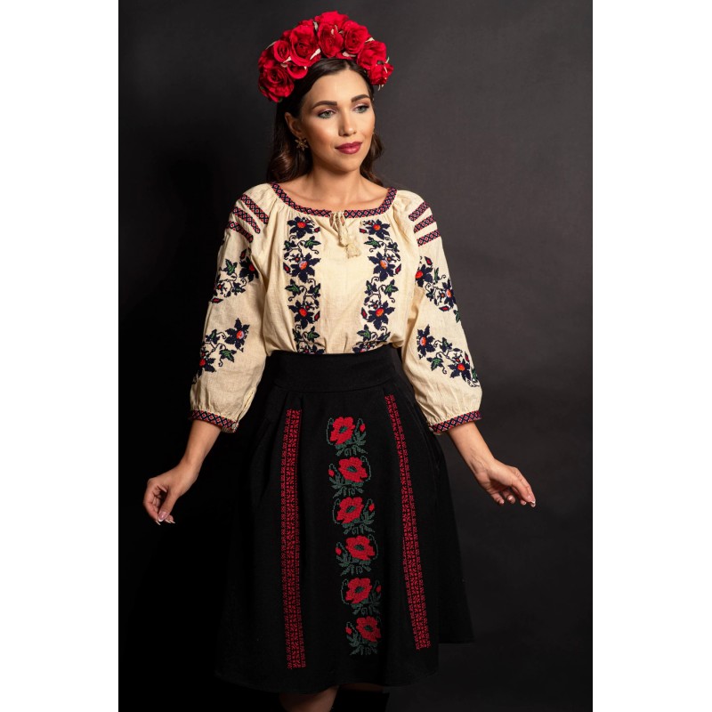 Fusta dama neagra in clos cu maci rosii brodati