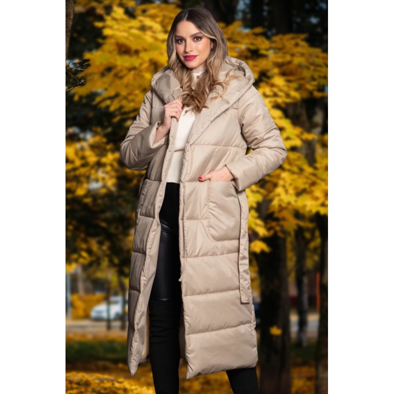 Geaca dama lunga matlasata crem cu gluga si cordon in talie