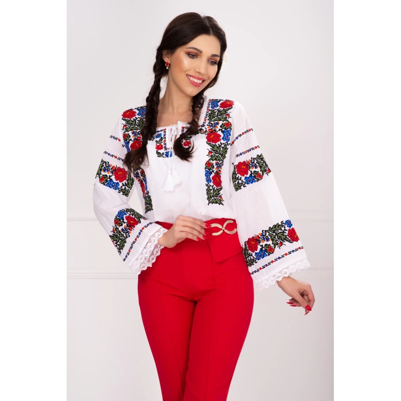 Ie nationala Carmen cu motive folclorice romanesti