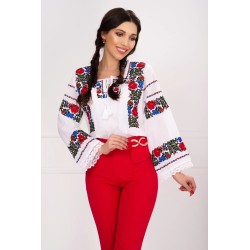 Ie nationala Carmen cu motive folclorice romanesti