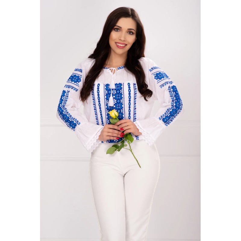 Ie populara Catalina cu broderie florala albastra