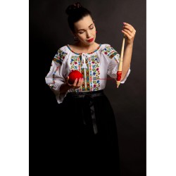 Ie traditionala romaneasca cu broderie multicolora