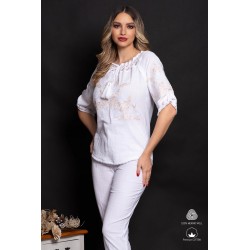 Ie traditionala alba din bumbac cu fluturi albi brodati si flori aurii