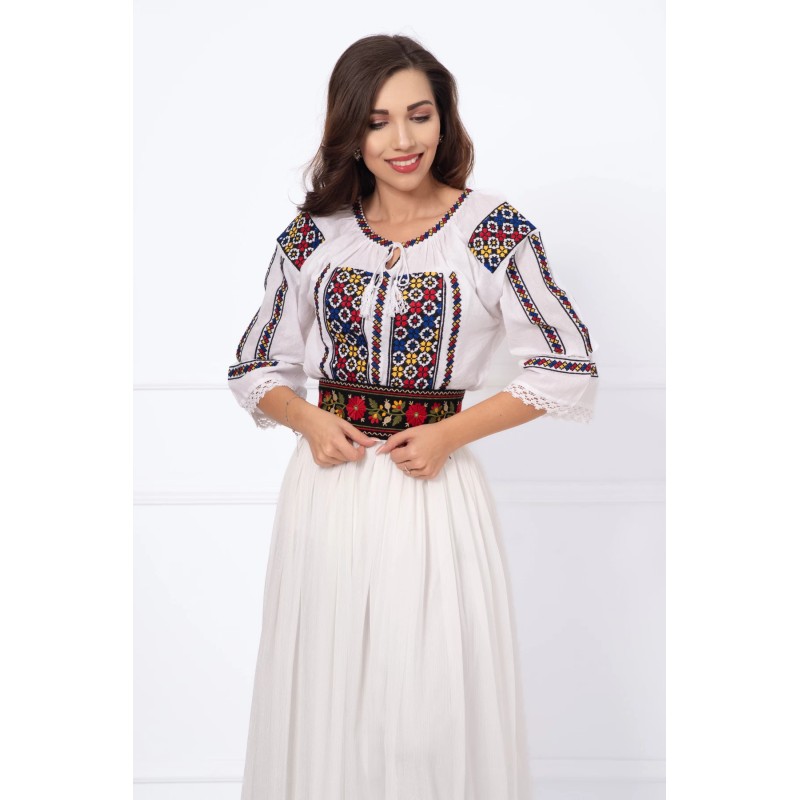 Ie nationala brodata cu tricolor