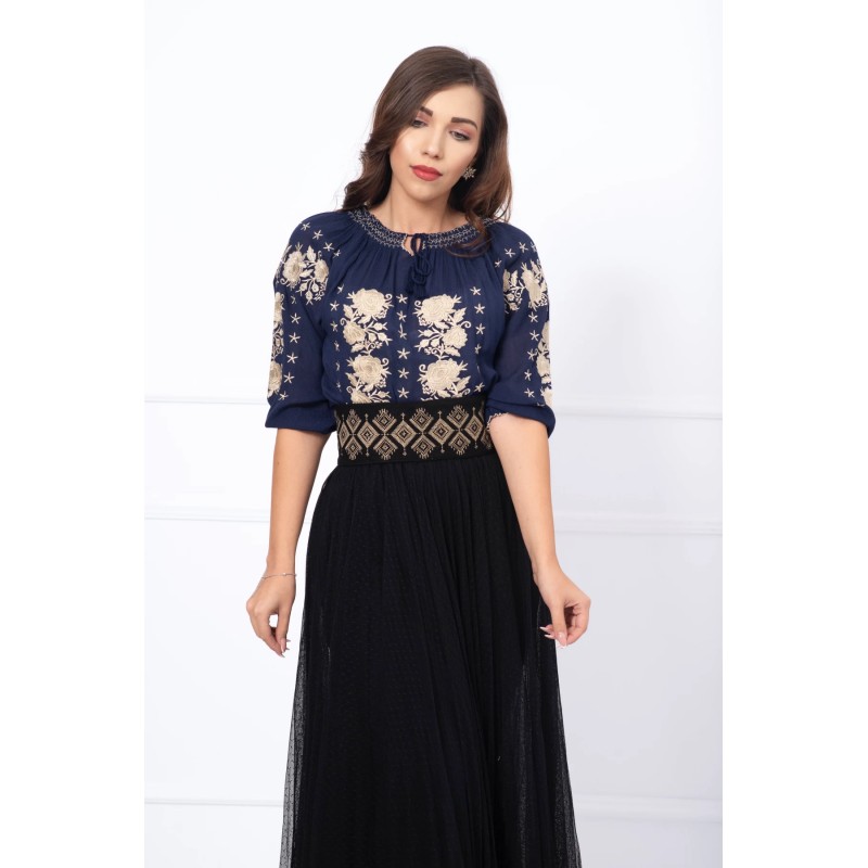 Ie traditionala din vascoza bleumarin cu broderie florala bej