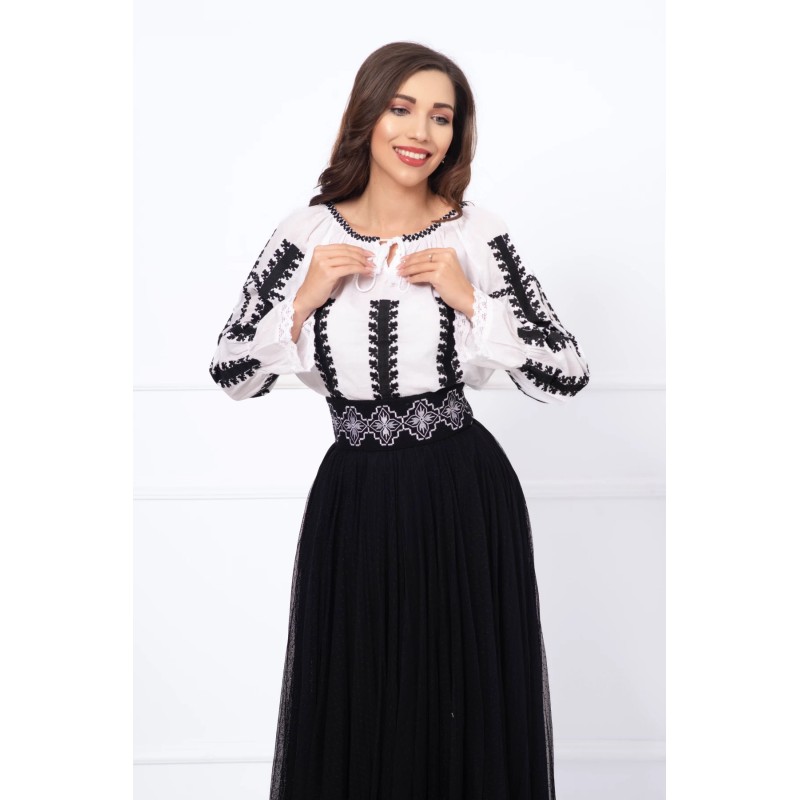 Ie traditionala Transilvaneana alba din bumbac cu broderie neagra