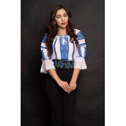 Ie dama Catrina cu broderie albastra cu motivul rombului