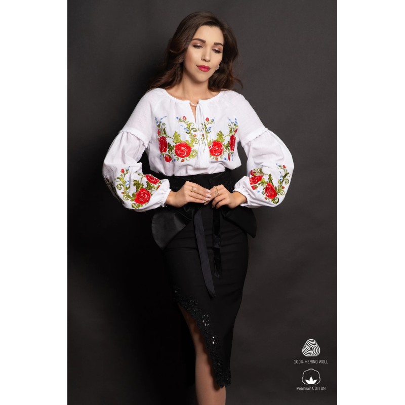 Ie traditionala din bumbac alb cu trandafiri rosii brodati pe maneci si bust