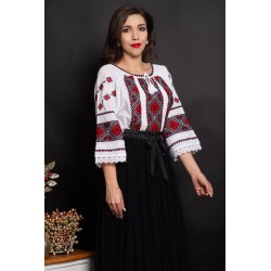 Ie traditionala Consuela alba brodata cu motivul rombului