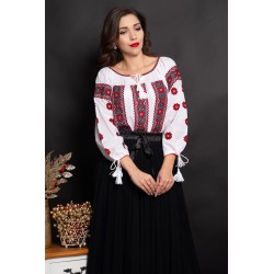 Ie traditionala alba Claudia din bumbac cu broderie de inspiratie folclorica