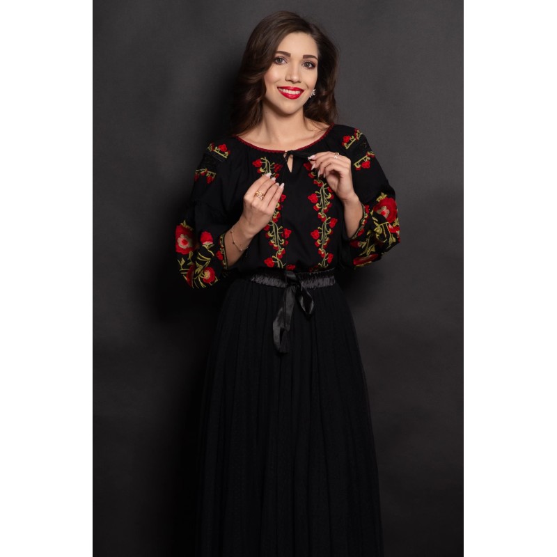 Ie traditionala neagra Aida cu maci rosii brodati