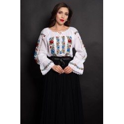 Ie traditionala alba cu broderie florala Amalia din bumbac