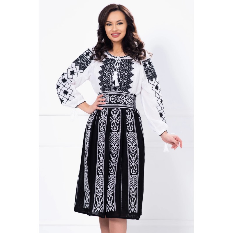 Ie dama traditionala Filofteia cu broderie neagra cu simbolul crucii