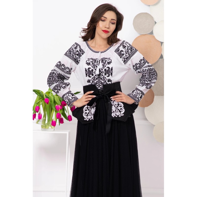 Ie dama traditionala Stela din bumbac cu broderie neagra