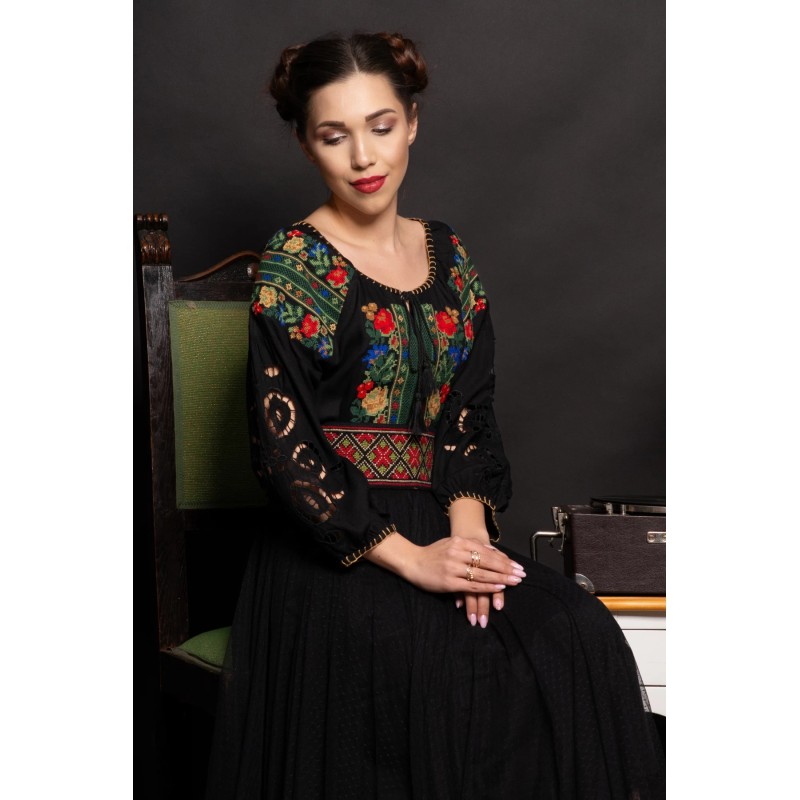 Ie dama neagra Stefania cu broderie florala traditionala