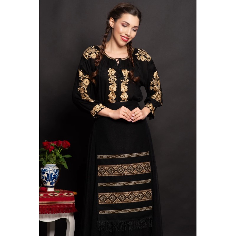 Ie dama traditionala neagra Minodora cu broderie aurie