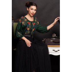 Ie traditionala verde Stefania cu maneci perforate si broderie florala