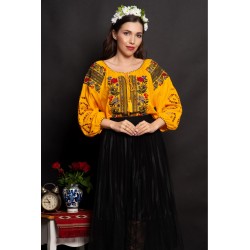 Ie traditionala galbena Stefania cu maneci perforate si broderie florala