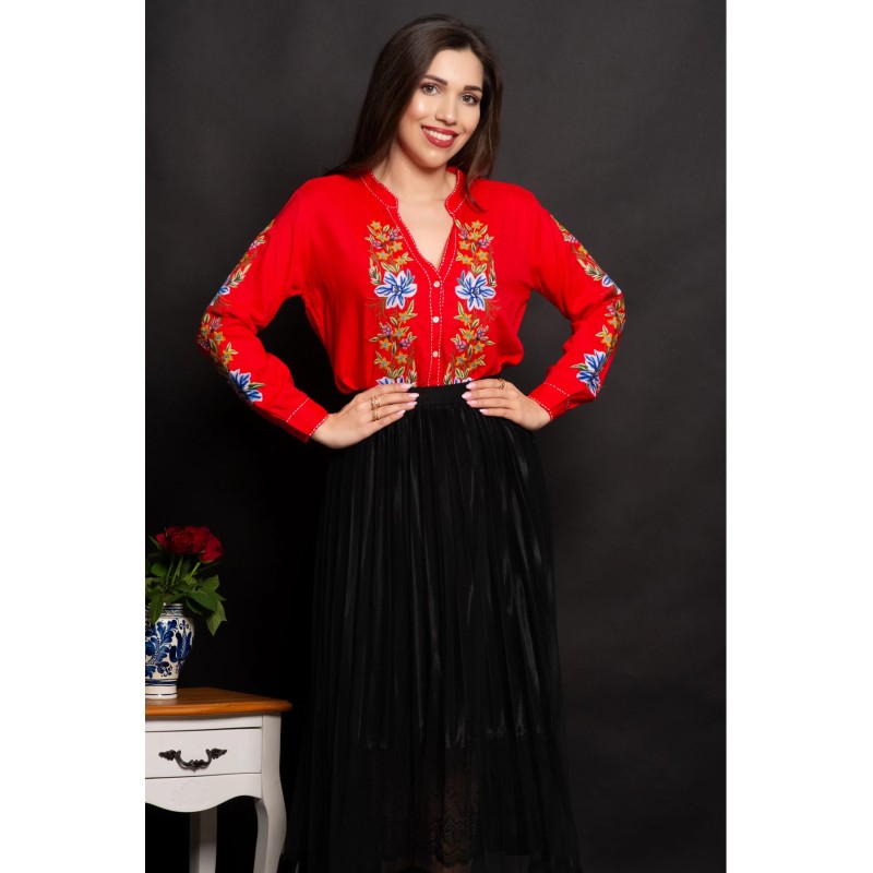 Camasa traditionala rosie cu flori brodate