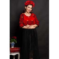 Ie dama rosie Oana cu broderie traditionala si simbolul crucii