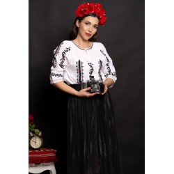 Ie traditionala alba Natalia brodata cu simbolul crucii