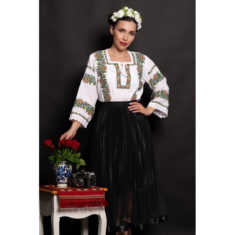 Ie traditionala alba Mirela din bumbac cu broderie florala