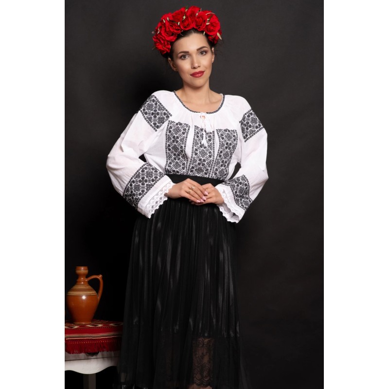 Ie dama alba din bumbac Mariana cu broderie neagra