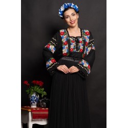 Ie dama neagra Luminita cu flori de mac brodate