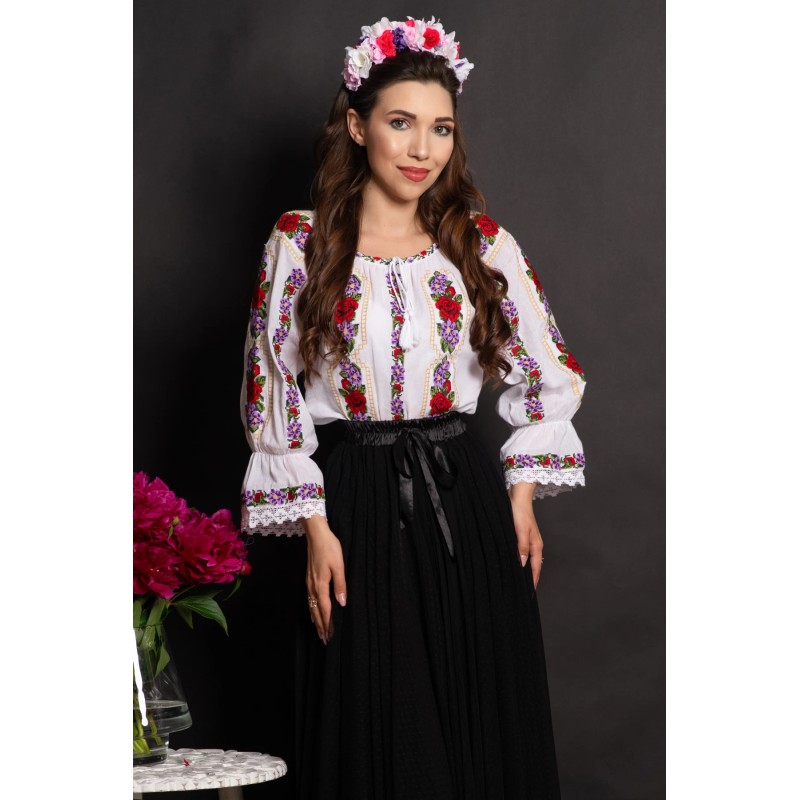 Ie dama traditionala Felicidad din bumbac cu trandafiri rosii si lila