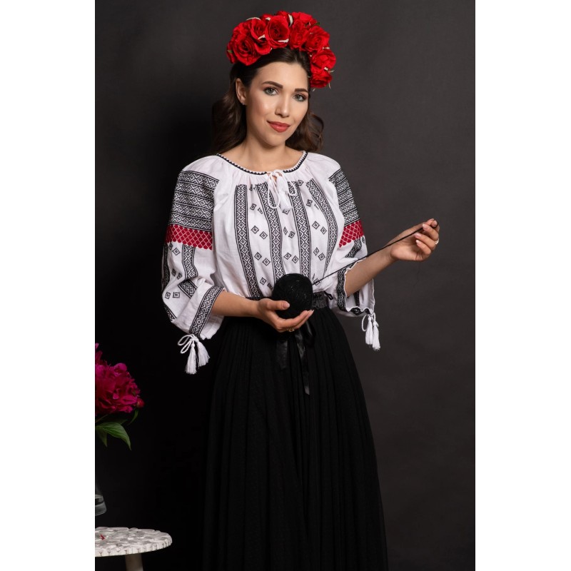 Ie traditionala alba din bumbac Estela cu motivul rombului