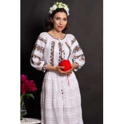 Ie dama traditionala Emiliana cu flori brodate