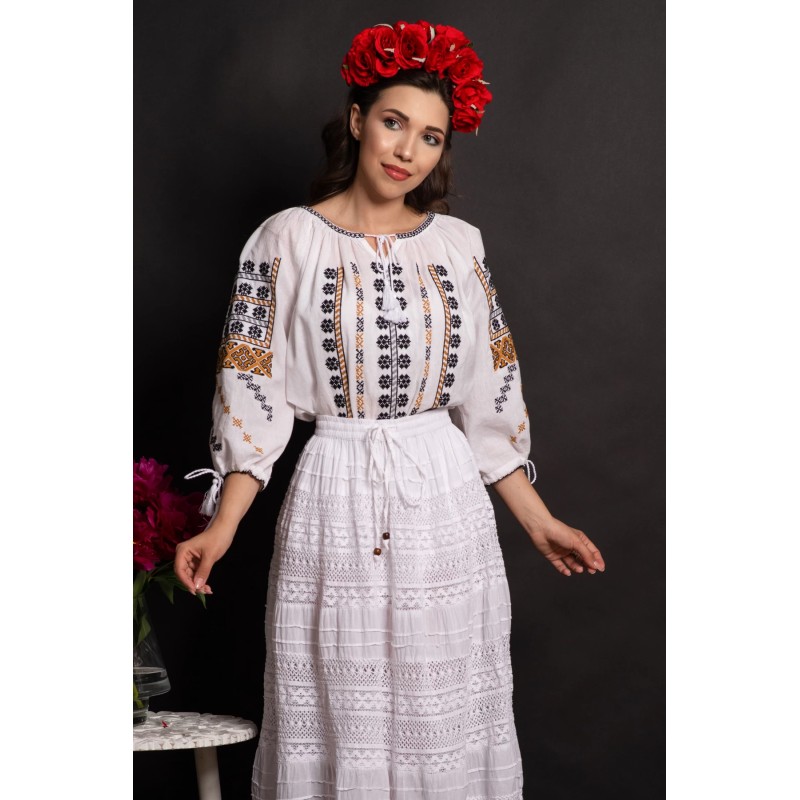 Ie traditionala alba Elvira din bumbac cu simbolul stelei