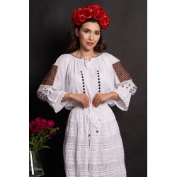 Ie dama alba din vascoza Dora cu simbolul rombului